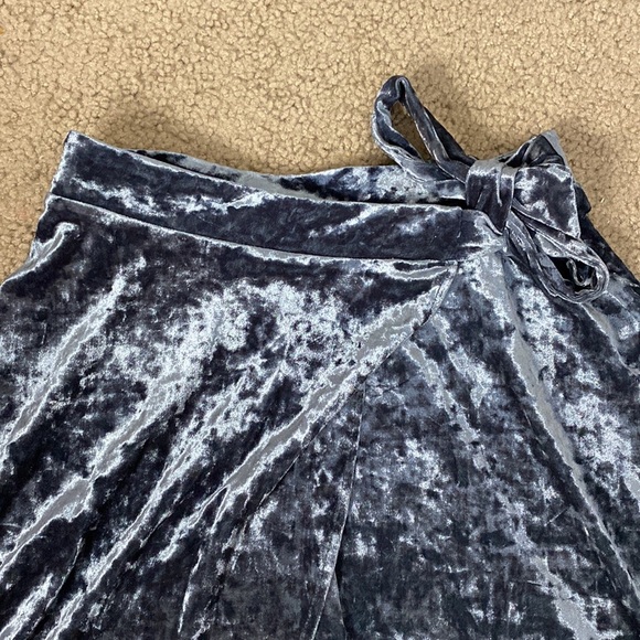 American eagle velvet tie wrap skirt - Picture 2 of 4